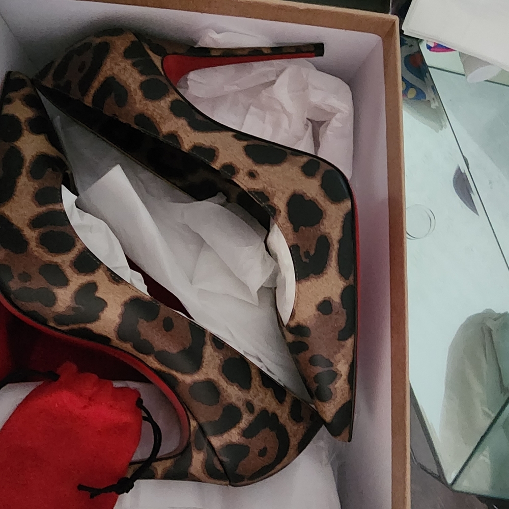 Christian Louboutin heels - Picture 4 of 7